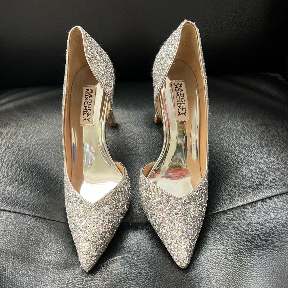 Badgley Mischka Womens Daisy Il Pump, Silver Glitter, Size 6